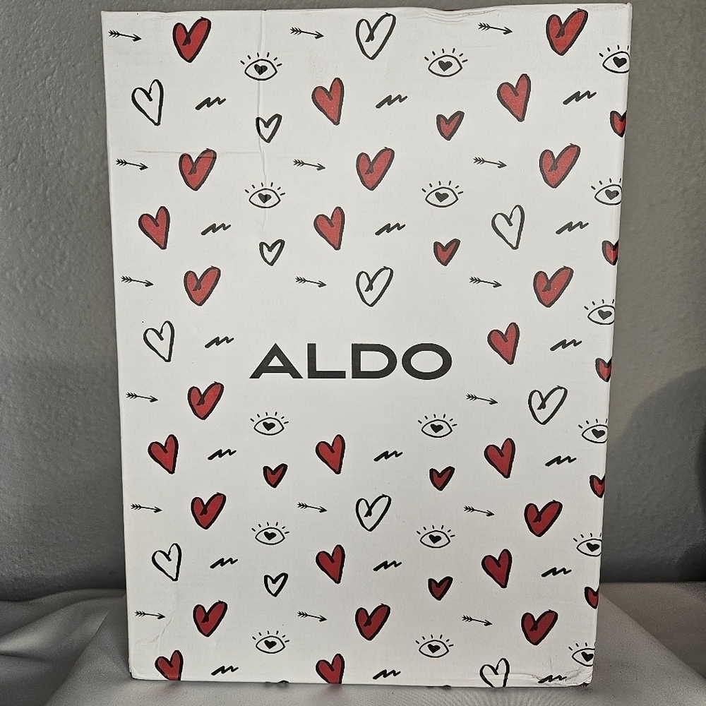 Special Limited Edition White, Black and Red Aldo Heart Pumps! - Picture 7 of 9